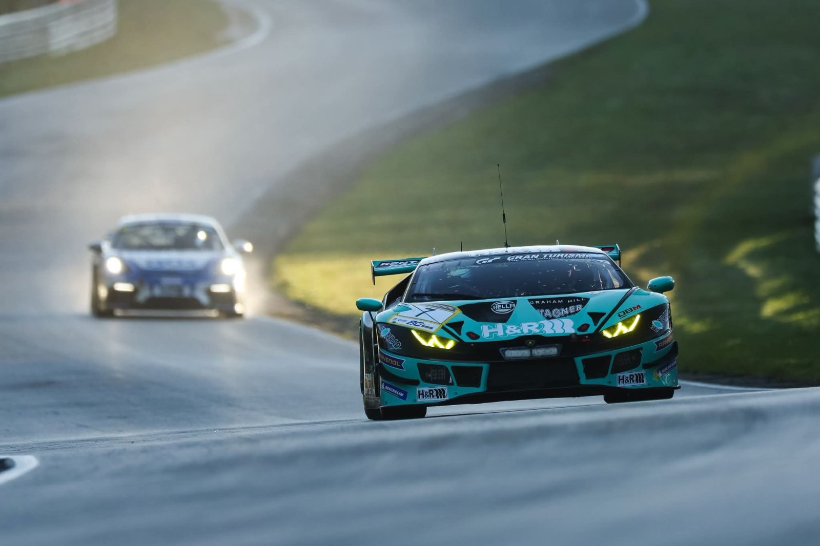 DBM Motorsport показа подиумно темпо, но шумът заглуши резултата